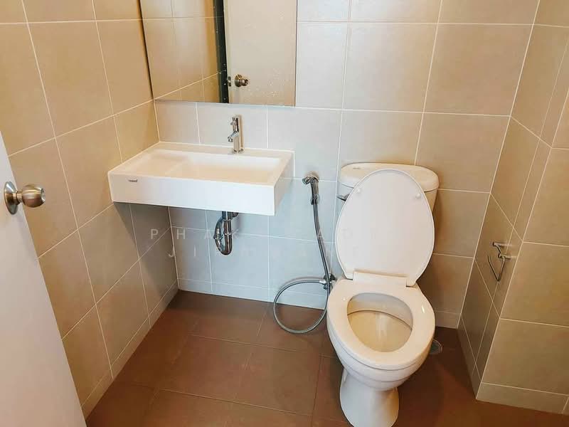 Lumpini Park Borom Ratchachonni-Sirindhorn, Bangkok, Thanon Rung Pracha, Bang Bamru, Bang Phlat, Bangkok, 1 Bedroom, 31 sqm, Condo For Sale, by Phakawadee Jiramanee, 500339397 - DDproperty.com