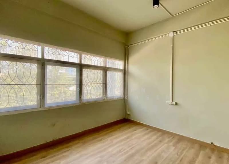 6-BR House, Bangkok, Dok Mai, Prawet, Bangkok, 6 Bedrooms, 365 sqm, Single Detached House For Sale, by Pornpan Chantharakasemchai, 500339456 - DDproperty.com