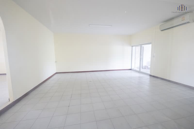 For Sale or Rent: Land with structures, 3.5 Rai, fronting Ekkachai Road, near Soi Ekkachai 116, Bangkok, เอกชัย, Bang Bon, Bangkok, Studio, 1,200 sqm, Townhouse For Sale, by คุณจี, 500339522 - DDproperty.com