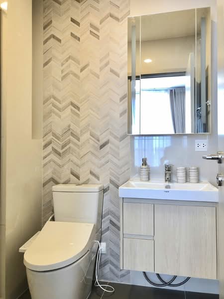 Oka Haus Sukhumvit 36, Bangkok, 3399 Rama 4 Road, Khong Tan, Khlong Toei, Bangkok, Studio, 27 sqm, Condo For Rent, by Chanon Phangchienghien, 500339543 - DDproperty.com