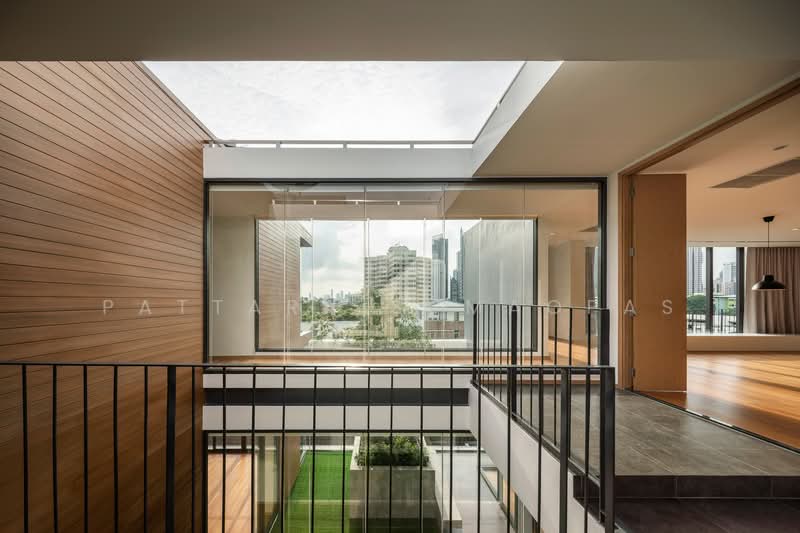 Vana Residence Sukhumvit 26, Bangkok, 38 Soi Attrakravee1, Sukhumvit 26 Road, Khong Tan, Khlong Toei, Bangkok, 4 Bedrooms, 375 sqm, Condo For Rent, by Pattara Sumaopas, 500339600 - DDproperty.com