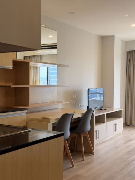 Centurion Park, Bangkok, Soi Aree 5, Samsen Nai, Phaya Thai, Bangkok, Studio, 42 sqm, Condo For Rent, by Matus Kreuwan, 500339612 - DDproperty.com