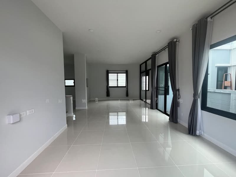 Britannia Bangna Suvarnabhumi (km.26) : บริทาเนีย บางนา สุวรรณภูมิ (กม.26), สมุทรปราการ, 42 ถนนวัดบางบ่อ, บางบ่อ, สมุทรปราการ, 145 ตร.ม., บ้านเดี่ยว ให้เช่า, โดย สมโพธิ เทศวิรัช, 500339620 - DDproperty.com