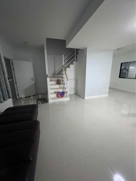 3-BR Townhouse, Bangkok, Prawet, Bangkok, 3 Bedrooms, 150 sqm, Townhouse For Sale, by Rattanaphon Yungprakhon, 500339673 - DDproperty.com
