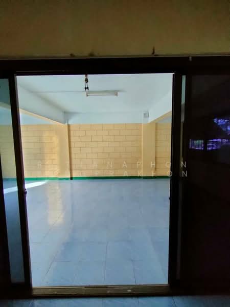 undefined, Bangkok, Khlong Chan, Bang Kapi, Bangkok, 5 Bedrooms, 410 sqm, Townhouse For Sale, by Rattanaphon Yungprakhon, 500339768 - DDproperty.com