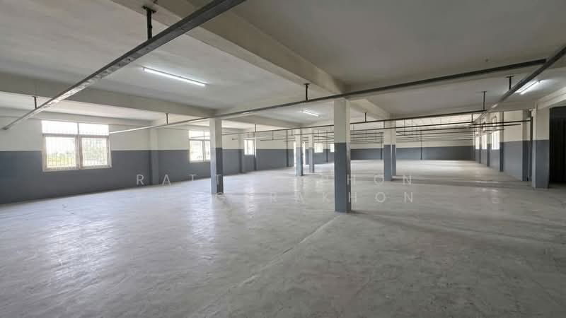 ทาวน์เฮ้าส์ 5-ห้องนอน, กรุงเทพ, ราษฎร์บูรณะ, กรุงเทพ, 1,800 ตร.ม., ทาวน์เฮ้าส์ ให้เช่า, โดย Rattanaphon Yungprakhon, 500339778 - DDproperty.com