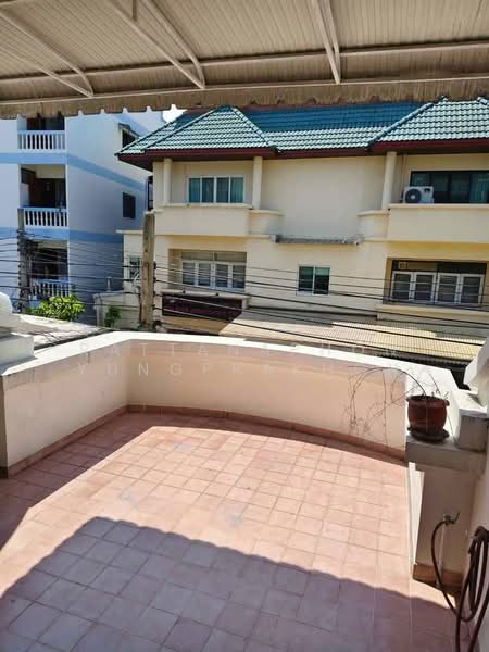 4-BR Townhouse, Bangkok, Phlapphla, Wang Thonglang, Bangkok, 4 Bedrooms, 382 sqm, Townhouse For Rent, by Rattanaphon Yungprakhon, 500339799 - DDproperty.com