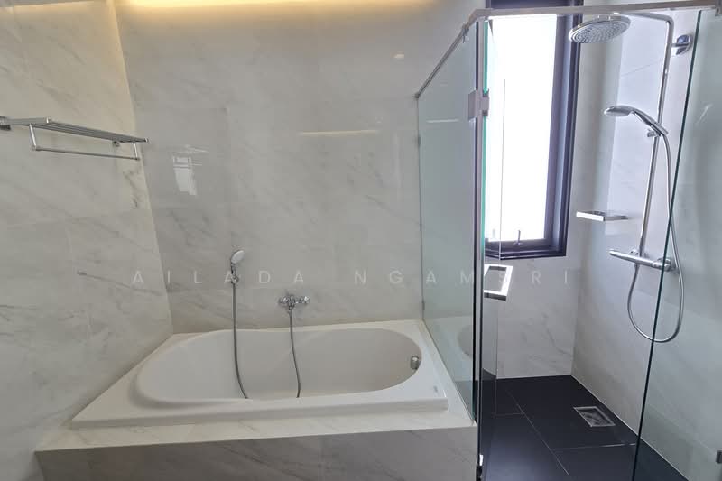 Vana Residence Sukhumvit 26, Bangkok, 38 Soi Attrakravee1, Sukhumvit 26 Road, Khong Tan, Khlong Toei, Bangkok, 4 Bedrooms, 376 sqm, Condo For Rent, by Ailada Ngamsri, 500339876 - DDproperty.com