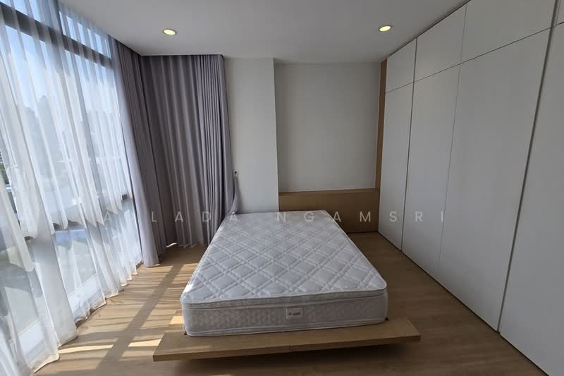 Vana Residence Sukhumvit 26, Bangkok, 38 Soi Attrakravee1, Sukhumvit 26 Road, Khong Tan, Khlong Toei, Bangkok, 4 Bedrooms, 376 sqm, Condo For Rent, by Ailada Ngamsri, 500339876 - DDproperty.com