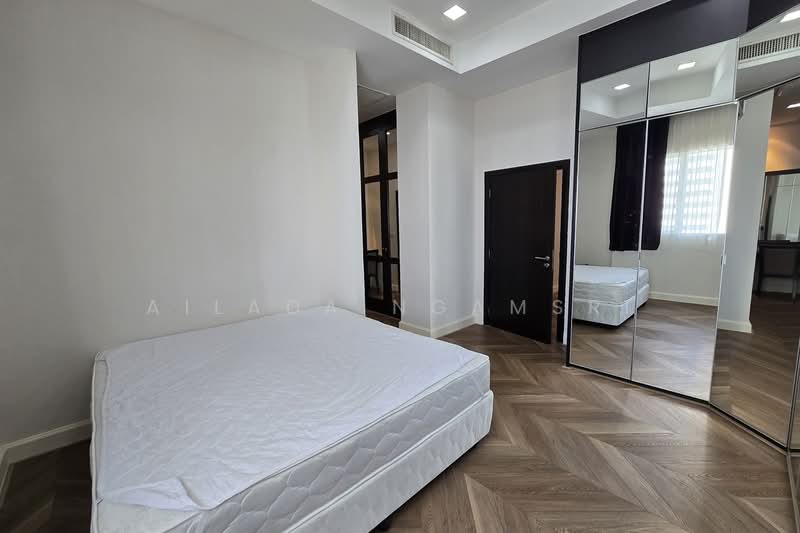 Grand Mercure Bangkok Asoke Residence, Bangkok, 50 5 Soi Sukhumvit 19, Khlong Tan Nua, Watthana, Bangkok, 4 Bedrooms, 440 sqm, Condo For Rent, by Ailada Ngamsri, 500339893 - DDproperty.com