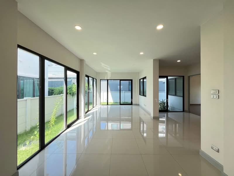 Centro Phahol-Vibhavadi, Pathum Thani, Phaholyothin Frontage Rd, Khlong Nung, Khlong Luang, Pathum Thani, 4 Bedrooms, 200 sqm, Single Detached House For Sale, by วันดี รอดปาน, 500339950 - DDproperty.com