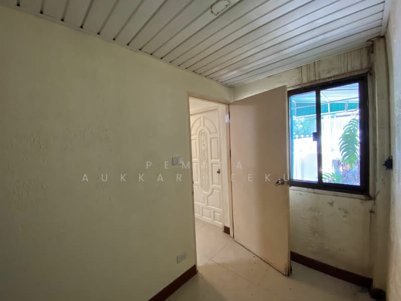 undefined, Bangkok, Phra Kanong, Khlong Toei, Bangkok, 4 Bedrooms, 290 sqm, Townhouse For Sale, by Pemika Aukkaraleekul, 500339988 - DDproperty.com