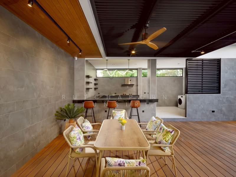 Luxury Pool Villa ให้เช่า – ใกล้โรงเรียนปรินส์รอยแยลส์วิทยาลัย ค่าเช่า 210,000 บาท / เดือน No.1P003, Chiang Mai, Wat Khet, Muang Chiang Mai, Chiang Mai, 4 Bedrooms, 604 sqm, Single Detached House For Rent, by Rutchaporn Tunsiri, 500340105 - DDproperty.com