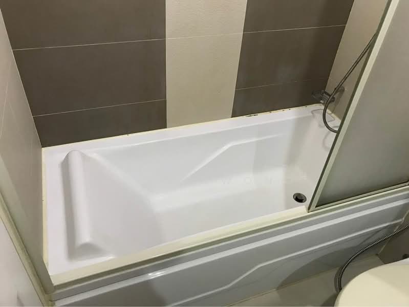 Lumpini Suite Pinklao, Bangkok, 1 Somdet Phra Pin Klao Rd, Bang Yi Khan, Bang Phlat, Bangkok, 1 Bedroom, 35 sqm, Condo For Rent, by Praewpakar Soontawong, 500340118 - DDproperty.com