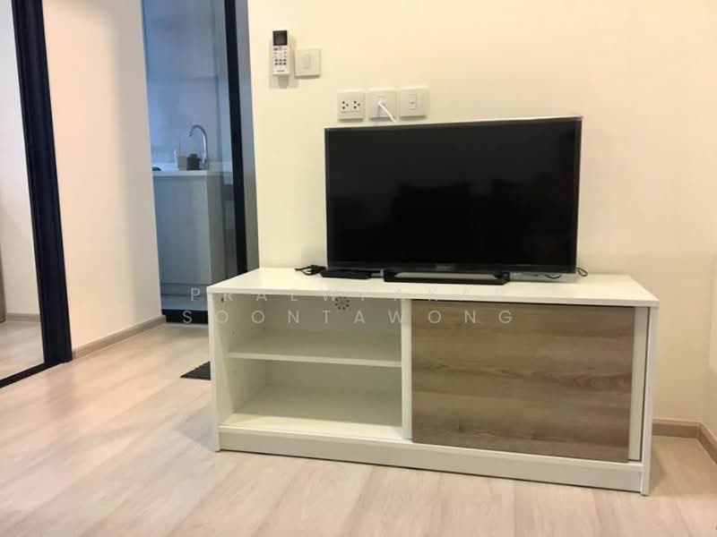 Life Asoke, Bangkok, Asoke-Dindang Road, Bang Kapi, Huai Khwang, Bangkok, 1 Bedroom, 29 sqm, Condo For Rent, by Praewpakar Soontawong, 500340250 - DDproperty.com