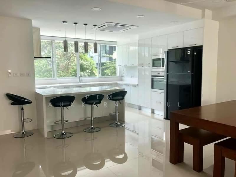 The Natural Place, Bangkok, 333 Soi Sukhumvit 31, Khlong Tan Nua, Watthana, Bangkok, 4 Bedrooms, 400 sqm, Townhouse For Sale, by Pemika Aukkaraleekul, 500340256 - DDproperty.com