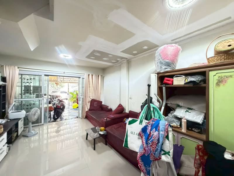 กลอรี่เฮ้าส์ โยธินพัฒนา3 (Glory House Yothin Pattana3), กรุงเทพ, คลองจั่น, บางกะปิ, กรุงเทพ, 134 ตร.ม., ทาวน์เฮ้าส์ ขาย, โดย The Best Property แอน, 500340263 - DDproperty.com