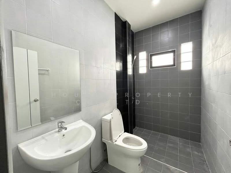 Single house for sale in Laddarom Village, Sriracha, Chon Buri (Pattaya), Surasak, Si Racha, Chon Buri (Pattaya), 3 Bedrooms, 300 sqm, Single Detached House For Sale, by A House Property Co.,Ltd., 500340265 - DDproperty.com