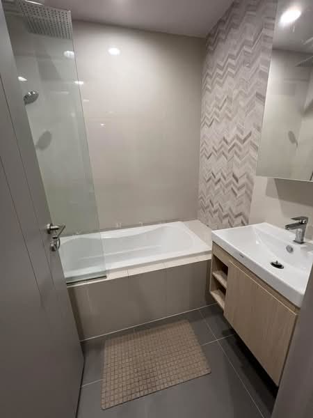 Oka Haus Sukhumvit 36, Bangkok, 3399 Rama 4 Road, Khong Tan, Khlong Toei, Bangkok, 1 Bedroom, 35 sqm, Condo For Rent, by มานพ พันธ์สุขเลิศ, 500340348 - DDproperty.com