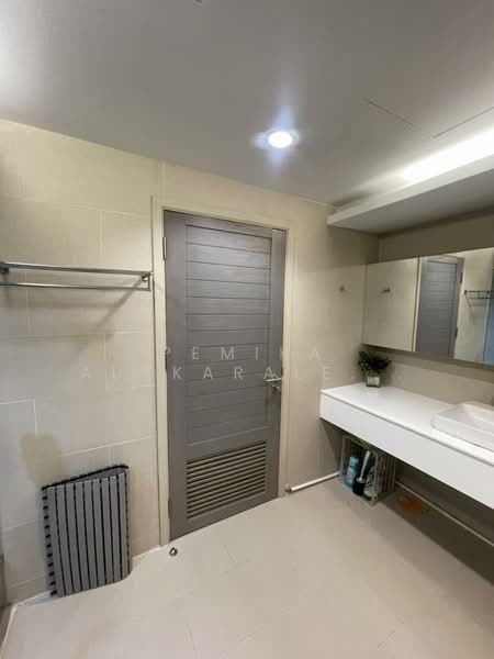 State Tower, Bangkok, 1055 Silom Road, Silom, Bang Rak, Bangkok, 1 Bedroom, 68 sqm, Condo For Sale, by Pemika Aukkaraleekul, 500340447 - DDproperty.com
