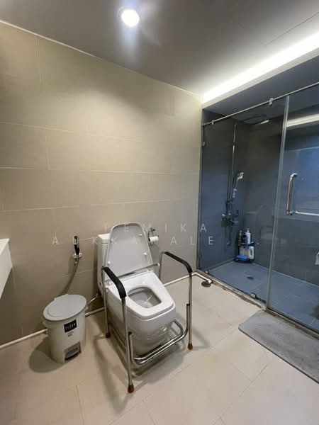 State Tower, Bangkok, 1055 Silom Road, Silom, Bang Rak, Bangkok, 1 Bedroom, 68 sqm, Condo For Sale, by Pemika Aukkaraleekul, 500340447 - DDproperty.com
