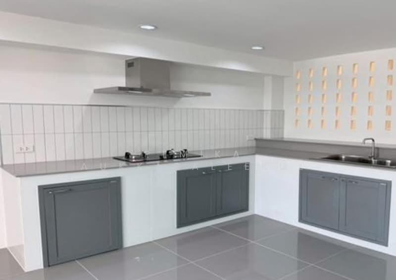 4-BR Townhouse, Bangkok, Bang Chak, Phra Khanong, Bangkok, 4 Bedrooms, 104 sqm, Townhouse For Sale, by Pemika Aukkaraleekul, 500340535 - DDproperty.com