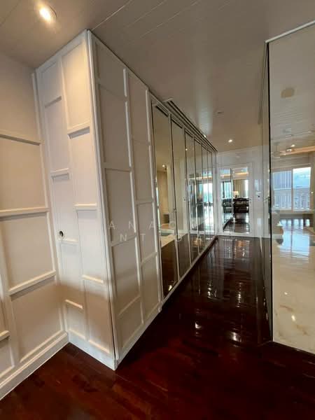 State Tower, Bangkok, 1055 Silom Road, Silom, Bang Rak, Bangkok, 2 Bedrooms, 267 sqm, Condo For Rent, by Thanachot Khantigamongun, 500340587 - DDproperty.com