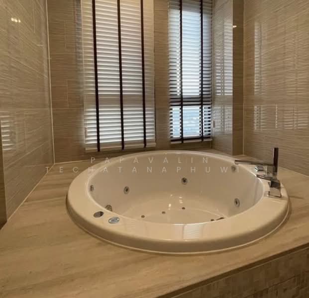 Whizdom Essence, Bangkok, 5 Piyabutr 1 Alley, Bang Chak, Phra Khanong, Bangkok, 4 Bedrooms, 202 sqm, Condo For Rent, by Papavalin Techatanaphuwit, 500340673 - DDproperty.com