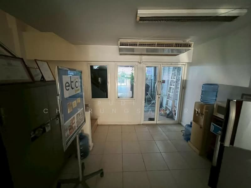 Commercial Building for Rent – Near BTS Wongwian Yai, Bangkok, Khlong Ton Sai, Khlong San, Bangkok, , 320 sqm, Shophouse For Rent, by Pudis Chitrungsakorn, 500340700 - DDproperty.com