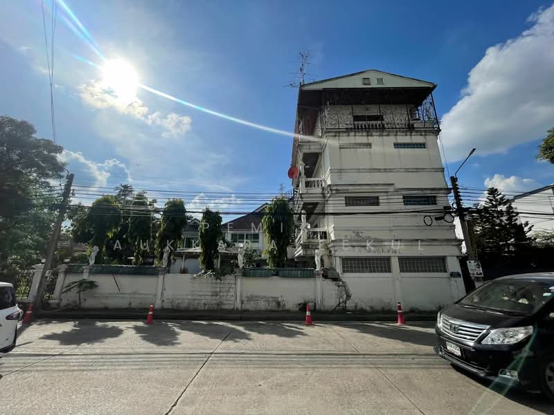 บ้าน 4-ห้องนอน, กรุงเทพ, สามเสนนอก, ห้วยขวาง, กรุงเทพ, 512 ตร.ม., บ้านเดี่ยว ขาย, โดย Pemika Aukkaraleekul, 500340741 - DDproperty.com