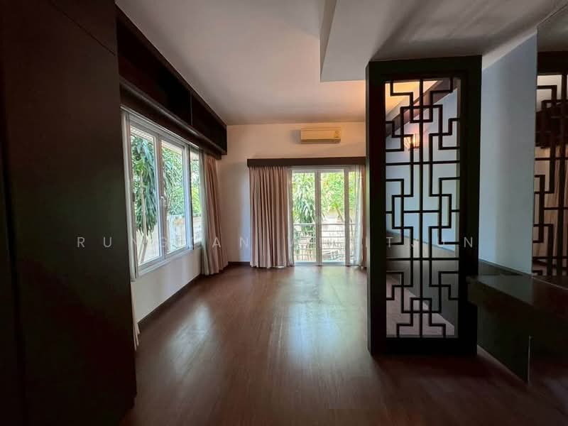 undefined, Bangkok, Phlapphla, Wang Thonglang, Bangkok, 3 Bedrooms, 204 sqm, Single Detached House For Sale, by Rungkan Wijitjun, 500340843 - DDproperty.com