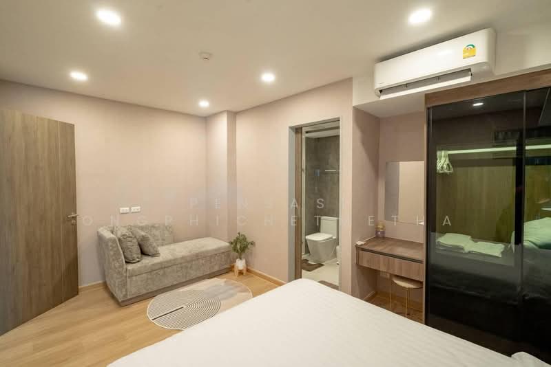 Lloyd Soonvijai-Thonglor, Bangkok, Soi Phetchaburi 47, Phetchaburi Road, Bang Kapi, Huai Khwang, Bangkok, 2 Bedrooms, 62 sqm, Condo For Rent, by Pensasi Ongphichetmetha, 500340986 - DDproperty.com
