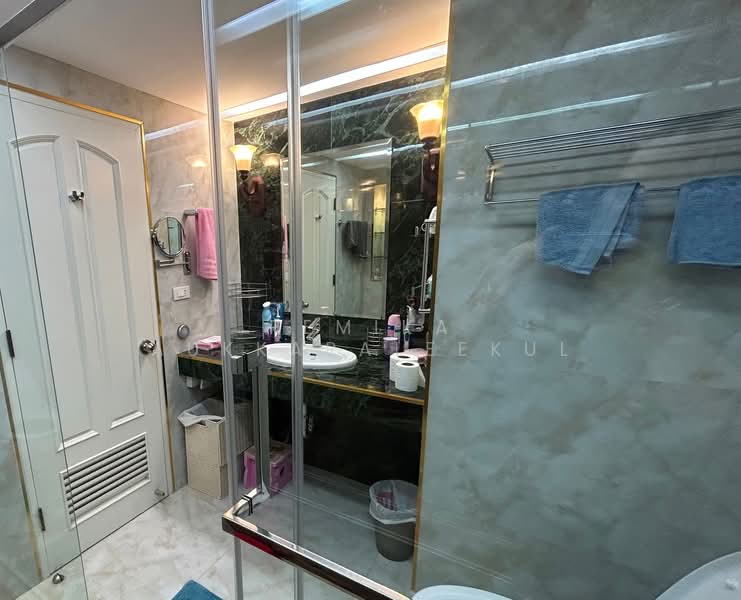 Las Colinas, Bangkok, Sukhumvit 21 Road, Khlongtoei Nua, Watthana, Bangkok, 2 Bedrooms, 186 sqm, Condo For Sale, by Pemika Aukkaraleekul, 500341018 - DDproperty.com