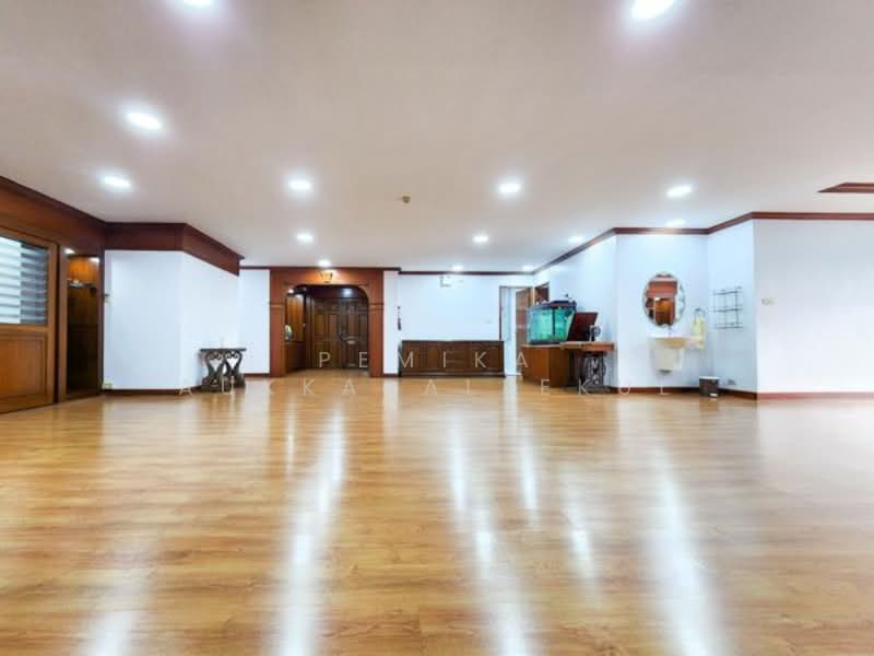 Wattana Heights, Bangkok, Sukhumvit Road, Khlongtoei Nua, Watthana, Bangkok, 3 Bedrooms, 336 sqm, Condo For Sale, by Pemika Aukkaraleekul, 500341071 - DDproperty.com