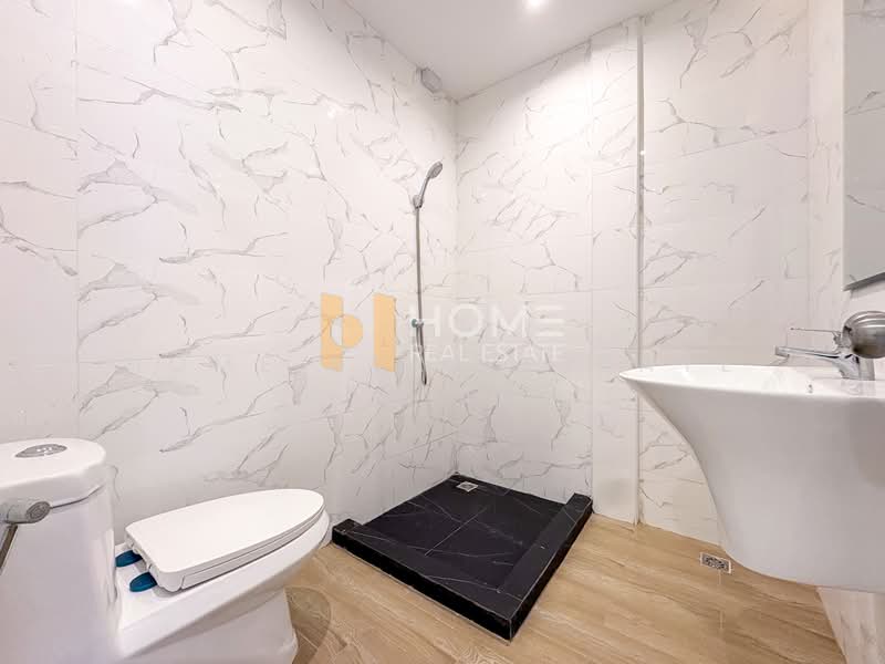 Townhouse Chokchai 4 Soi 81, Bangkok, Lat Phrao, Bangkok, 3 Bedrooms, 200 sqm, Townhouse For Sale, by HOME Real Estate Service, 500341130 - DDproperty.com