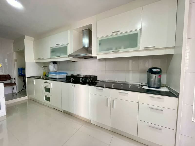 Wattana Heights, Bangkok, Sukhumvit Road, Khlongtoei Nua, Watthana, Bangkok, 3 Bedrooms, 336 sqm, Condo For Sale, by Pemika Aukkaraleekul, 500341132 - DDproperty.com