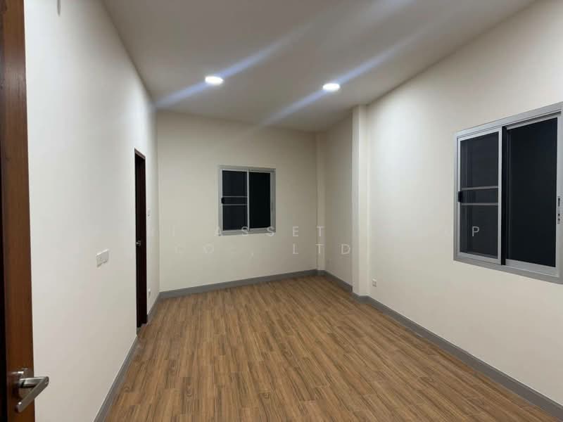For Sale: Two 2-story semi-detached houses, San Kamphaeng, Chiang Mai, Sae Chang, San Kamphaeng, Chiang Mai, 4 Bedrooms, 200 sqm, Semi-Detached House (Twin House) For Sale, by Shori Asset Group Co., Ltd., 500341201 - DDproperty.com