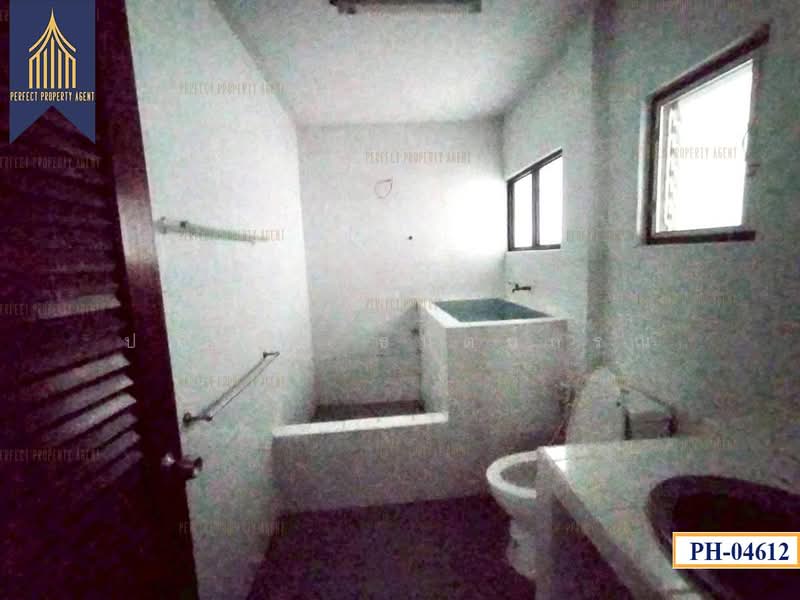 บ้านเดี่ยว 2 ชั้น เคหะนคร 3 ตามสภาพ ฟรีโอน พัฒนาการ 50, Bangkok, Suan Luang, Bangkok, 4 Bedrooms, 150 sqm, Single Detached House For Sale, by ปภัชญา ธนัตถ์ภรณ์, 500341206 - DDproperty.com