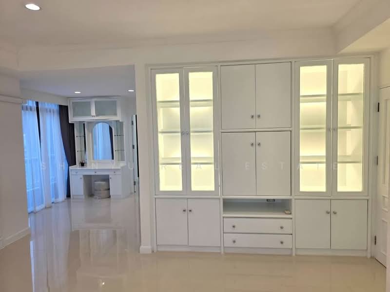 The Waterford Thonglor 11, Bangkok, 219 Soi Thonglor Sukhumvit Road, Khlong Tan Nua, Watthana, Bangkok, 3 Bedrooms, 400 sqm, Condo For Rent, by Shinyu Real Estate, 500341238 - DDproperty.com
