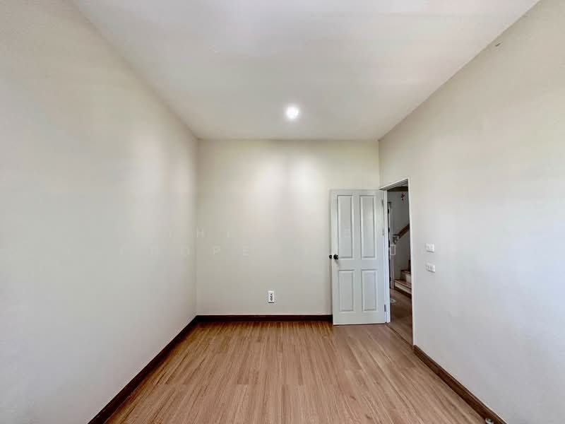 Golden Town Sriracha-Assumption, Chon Buri (Pattaya), Kaokilo, Surasak, Si Racha, Chon Buri (Pattaya), 4 Bedrooms, 131 sqm, Townhouse For Sale, by The Best Property ปิ่น, 500341259 - DDproperty.com
