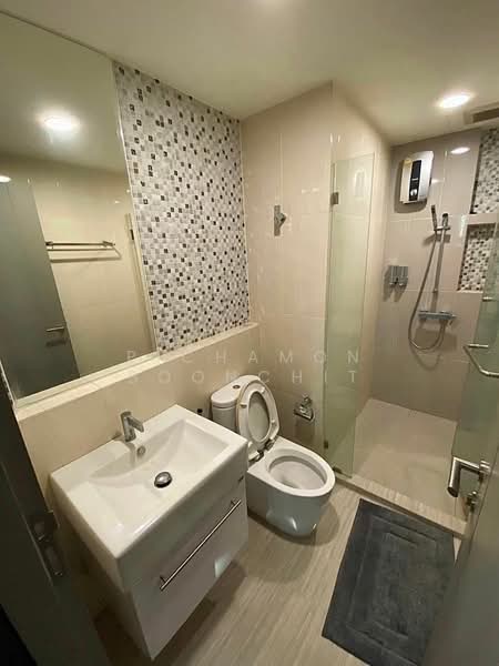 Life Ratchadapisek, Bangkok, 279 Ratchadapisaek Road, Huai Khwang, Bangkok, 2 Bedrooms, 66 sqm, Condo For Sale, by Pichamon Boonchit, 500341318 - DDproperty.com