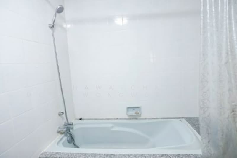 Liberty Park 2, Bangkok, 55 Soi Sukhumvit 11, Khlongtoei Nua, Watthana, Bangkok, 2 Bedrooms, 123 sqm, Condo For Sale, by Thawatchai Methawongworakul, 500341332 - DDproperty.com
