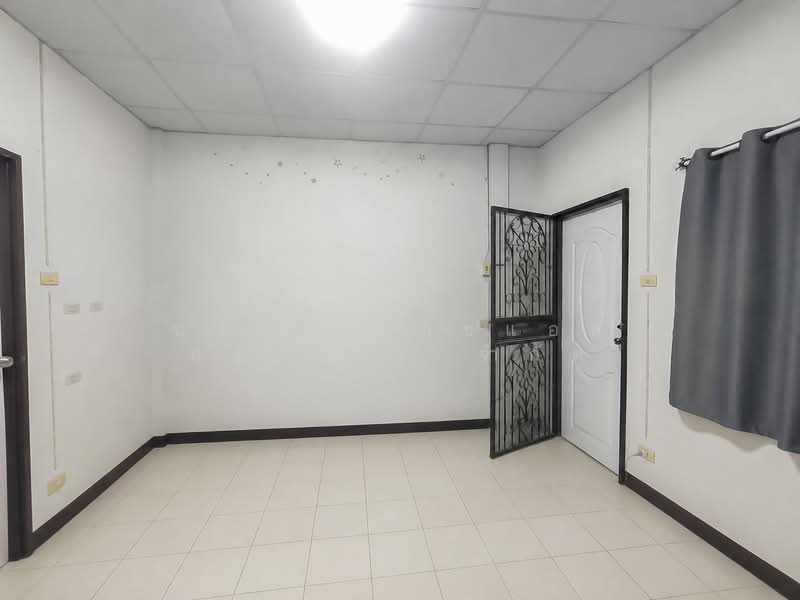 Two-story townhouse in Klom Phirun Village, Phraek Sa, Samut Prakan, Phraeksa, Muang Samut Prakarn, Samut Prakan, 3 Bedrooms, 110 sqm, Townhouse For Sale, by บริษัท เอชแอล แอสเซท จำกัด, 500341344 - DDproperty.com