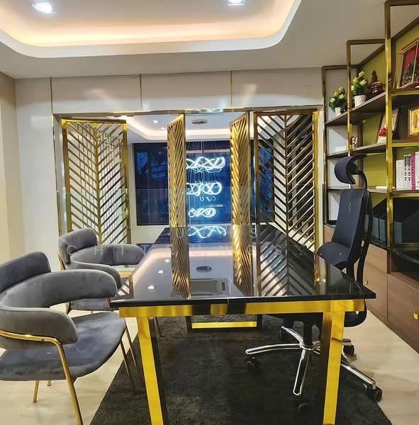 Home Office ให้เช่า - ลาดพร้าววังหิน พร้อมเฟอร์นิเจอร์ครบ พร้อมเข้าอยู่, กรุงเทพ, ลาดพร้าว, กรุงเทพ, 300 ตร.ม., ตึกแถว-อาคารพาณิชย์ ให้เช่า, โดย Pudis Chitrungsakorn, 500341366 - DDproperty.com