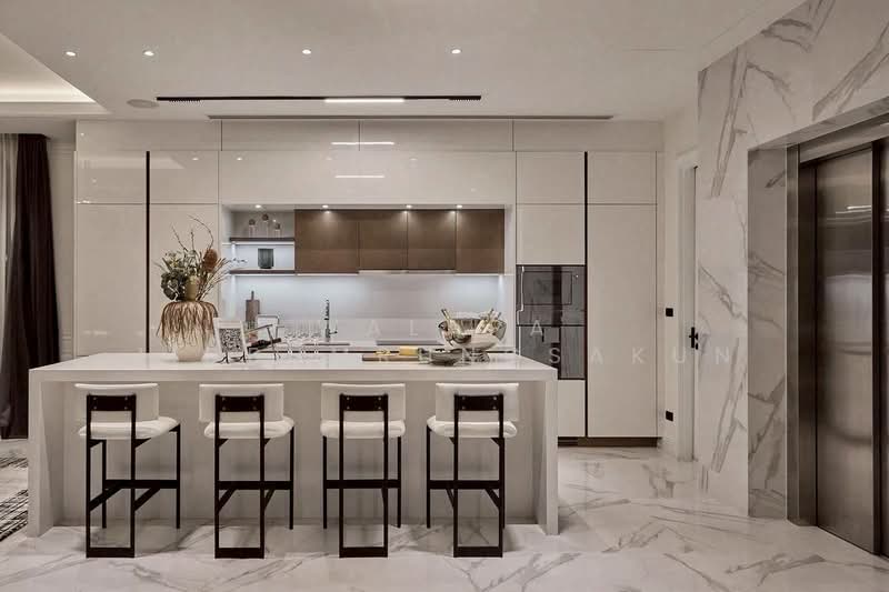 The Boulevard Ekkamai, Bangkok, 98 Soi Prasertdee, Khlong Tan Nua, Watthana, Bangkok, 4 Bedrooms, 500 sqm, Townhouse For Sale, by Walapa Jidbumrungsakun, 500341457 - DDproperty.com