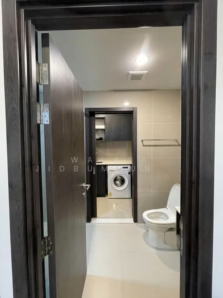 XT Huaikhwang, Bangkok, 244 Ratchadaphisek Road, Huai Khwang, Bangkok, 1 Bedroom, 35 sqm, Condo For Rent, by Walapa Jidbumrungsakun, 500341475 - DDproperty.com