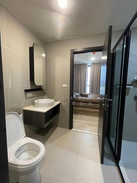XT Huaikhwang, Bangkok, 244 Ratchadaphisek Road, Huai Khwang, Bangkok, 1 Bedroom, 35 sqm, Condo For Rent, by Walapa Jidbumrungsakun, 500341475 - DDproperty.com
