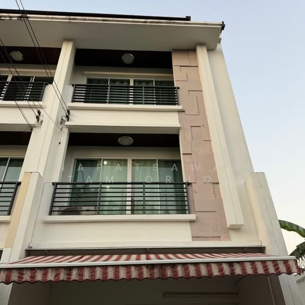 Baan Klang Muang S-Sense Onnuch-Wongwan : บ้านกลางเมือง เอสเซ้นส์ อ่อนนุช – วงแหวน, กรุงเทพ, ถนนลาดกระบัง, ลาดกระบัง, กรุงเทพ, 180 ตร.ม., ทาวน์เฮ้าส์ ให้เช่า, โดย Napatsawan Tamjorhor, 500341692 - DDproperty.com