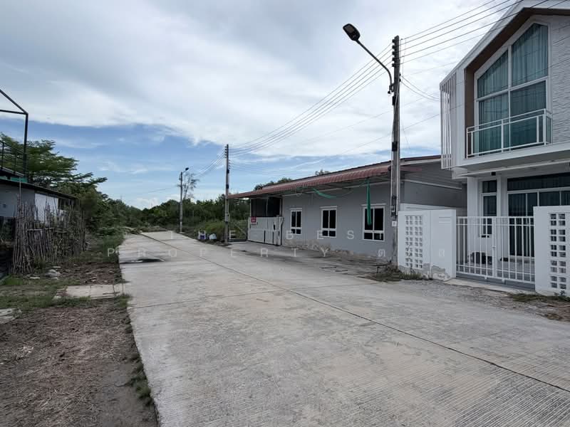 บ้านเดี่ยวคลองตำหรุ ชลบุรี, Chon Buri (Pattaya), Khlong Tamru, Muang Chon Buri, Chon Buri (Pattaya), 3 Bedrooms, 150 sqm, Single Detached House For Sale, by The Best Property ตาล, 500341696 - DDproperty.com