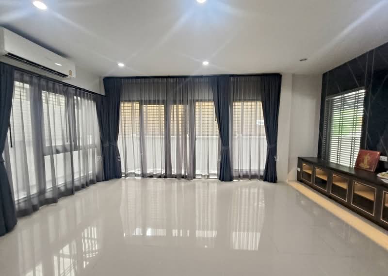 Baan Klang Muang The Edition Rama 9-Krungthep Kreetha, Bangkok, Kanchanaphisek Road 23, Saphan Sung, Saphan Sung, Bangkok, 4 Bedrooms, 218 sqm, Semi-Detached House (Twin House) For Sale, by ตะวัน ขันเงิน, 500341698 - DDproperty.com